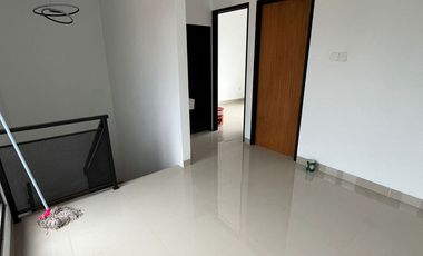 Rumah Baru Elegan Siap Huni Cicilan Mulai 4 Jutaan, Akses Strategis 10 Menit ke Tol Cijago dan Stasiun KRL di Depok - DP 0%, FREE PPN, Sertifikat SHM & Bebas Biaya Biaya