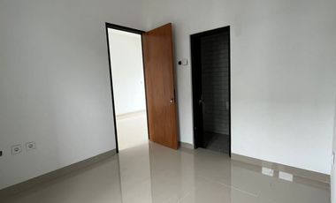 Rumah Baru Elegan Siap Huni Cicilan Mulai 4 Jutaan, Akses Strategis 10 Menit ke Tol Cijago dan Stasiun KRL di Depok - DP 0%, FREE PPN, Sertifikat SHM & Bebas Biaya Biaya