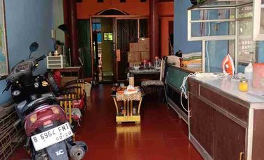 Dijual Cepat Rumah Luas 144m² 2Lantai di Taman Harapan Baru