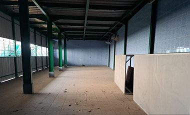Gudang di Jalan Raya Narogong - Luas Tanah 1.700 M2