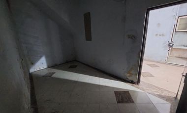 House in Kedanyang, Kebomas, Gresik, Well-Maintained and in Good Condition