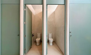 Casa de uso mixto, en esquina, en el Centro de Mérida.