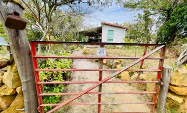 VENTA- CASA LOTE A 7 KM DE BARICHARA – NATURALEZA, SILENCIO Y ESTILO TRADICIONAL