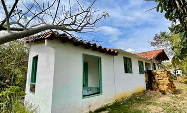 VENTA- CASA LOTE A 7 KM DE BARICHARA – NATURALEZA, SILENCIO Y ESTILO TRADICIONAL