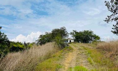 VENTA- CASA LOTE A 7 KM DE BARICHARA – NATURALEZA, SILENCIO Y ESTILO TRADICIONAL