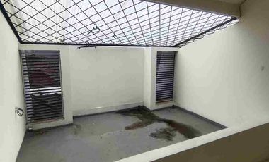 Rumah Siap Huni 1.5 lantai di Duri Kepa Jakbar