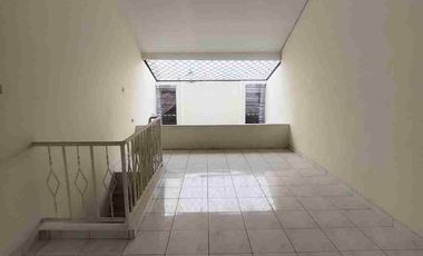 Rumah Siap Huni 1.5 lantai di Duri Kepa Jakbar