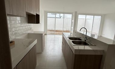 Casa con 3 Habitaciones en Alquiler, Vía a La Costa Alba del Bosque