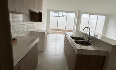 Casa con 3 Habitaciones en Alquiler, Vía a La Costa Alba del Bosque