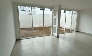 Casa con 3 Habitaciones en Alquiler, Vía a La Costa Alba del Bosque