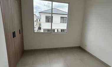 Casa con 3 Habitaciones en Alquiler, Vía a La Costa Alba del Bosque