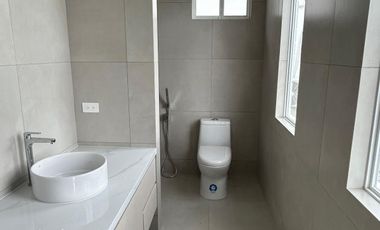 Casa con 3 Habitaciones en Alquiler, Vía a La Costa Alba del Bosque