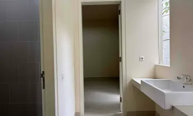 Rumah Kebayoran Baru 2 Lantai Mewah Murah Akses Dekat Tol