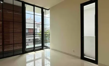 Rumah Kebayoran Baru 2 Lantai Mewah Murah Akses Dekat Tol