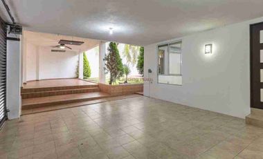 Casa en Venta Paseo de Cumbres | Terreno Doble en Esquina con Alberca y Terraza
