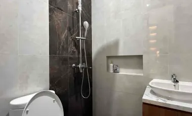 Dijual Rumah Mewah American Classic 3 Lantai Di Cireundeu Selangkah Ke Jakarta Selatan dekat Lebak Bulus