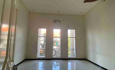 Murah ,BUTUH CEPAT LAKU!!! Rumah Sultan HOOK 3 LT Rungkut Asri