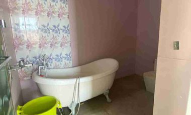 Murah ,BUTUH CEPAT LAKU!!! Rumah Sultan HOOK 3 LT Rungkut Asri