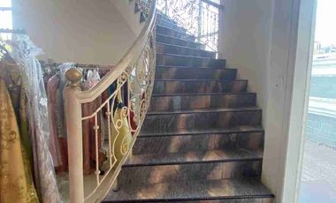 Murah ,BUTUH CEPAT LAKU!!! Rumah Sultan HOOK 3 LT Rungkut Asri