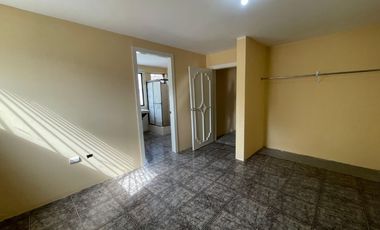 En venta | Casa rentera dividida en 4 departamentos – Manta