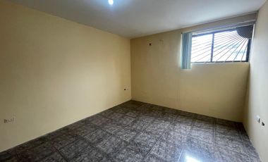 En venta | Casa rentera dividida en 4 departamentos – Manta