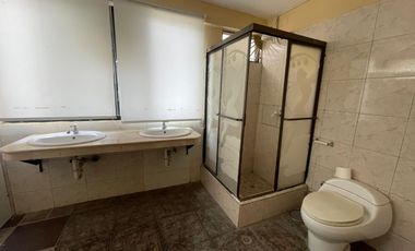 En venta | Casa rentera dividida en 4 departamentos – Manta