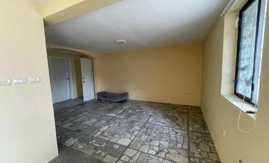 En venta | Casa rentera dividida en 4 departamentos – Manta
