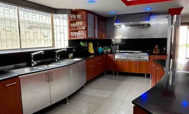 Se Alquila amplia casa para empresa 10 estacionamientos