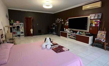 Se Alquila amplia casa para empresa 10 estacionamientos