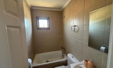 SE ARRIENDA CASA NUEVA SEMI AMOBLADA EN CONDOMINIO