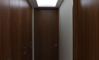 HERMOSA CASA EN VENTA EN PARQUE BERNA CON UNA UBICACIÓN PRIVILEGIADA.