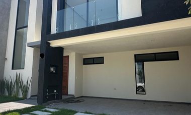 HERMOSA CASA EN VENTA EN PARQUE BERNA CON UNA UBICACIÓN PRIVILEGIADA.