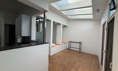 ZONA MINERVA, CASA SE ADAPTO PARA 2 DEPARTAMENTOS CON ESCRITURA C/U