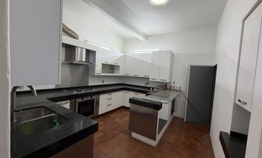 ZONA MINERVA, CASA SE ADAPTO PARA 2 DEPARTAMENTOS CON ESCRITURA C/U