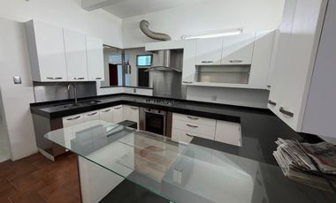 ZONA MINERVA, CASA SE ADAPTO PARA 2 DEPARTAMENTOS CON ESCRITURA C/U