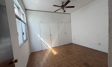 ZONA MINERVA, CASA SE ADAPTO PARA 2 DEPARTAMENTOS CON ESCRITURA C/U
