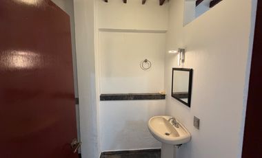 ZONA MINERVA, CASA SE ADAPTO PARA 2 DEPARTAMENTOS CON ESCRITURA C/U