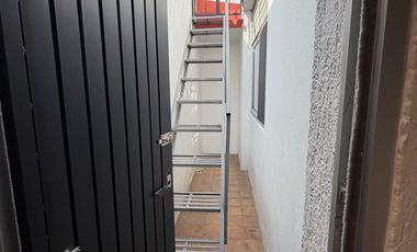 ZONA MINERVA, CASA SE ADAPTO PARA 2 DEPARTAMENTOS CON ESCRITURA C/U