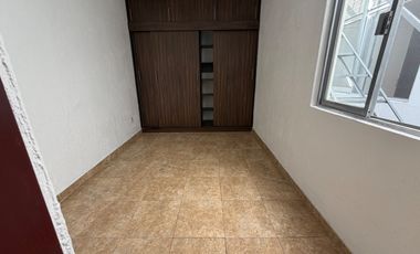 ZONA MINERVA, CASA SE ADAPTO PARA 2 DEPARTAMENTOS CON ESCRITURA C/U