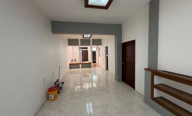 ZONA MINERVA, CASA SE ADAPTO PARA 2 DEPARTAMENTOS CON ESCRITURA C/U