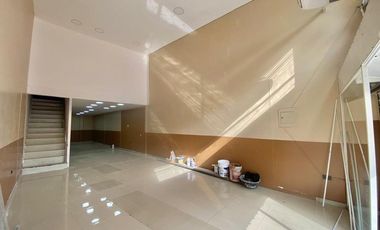 SE ALQUILA LOCAL CON MEZZANINE EN MACHALA