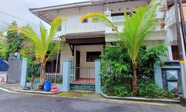 Rumah Second Hook 2Lt Bagus Dekat The Park Mall Solo Baru