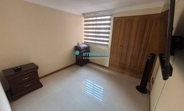 Se arrienda Apartamento en el sector de Laureles cód. 4429