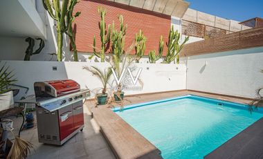 SE ARRIENDA HERMOSA CASA, VISTA AL MAR