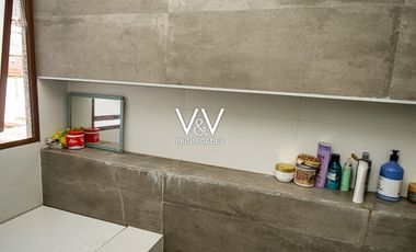 SE ARRIENDA HERMOSA CASA, VISTA AL MAR