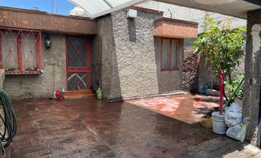 Venta Casa o local sobre Avenida Rio Tlanepantla  en Planta Baja