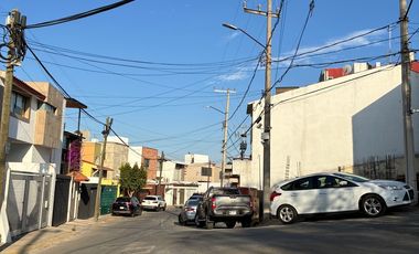 Terreno en Venta en Esquina en Jardines de Bellavista