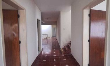 SE RENTA CASA EN ESQUINA ZONA CENTRO
