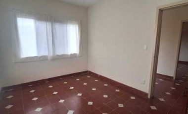 SE RENTA CASA EN ESQUINA ZONA CENTRO