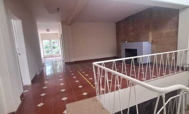 SE RENTA CASA EN ESQUINA ZONA CENTRO